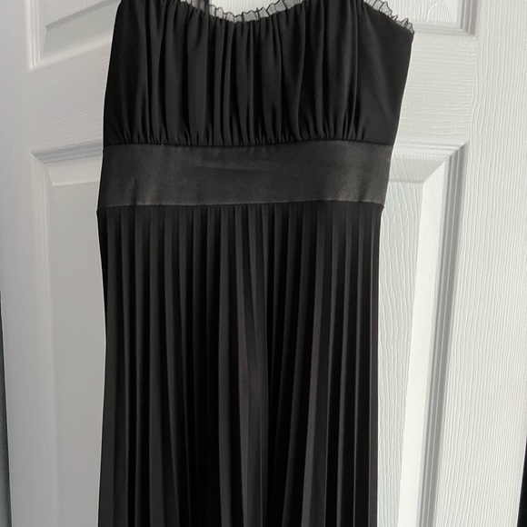 Black Dress - Picture 2 of 4